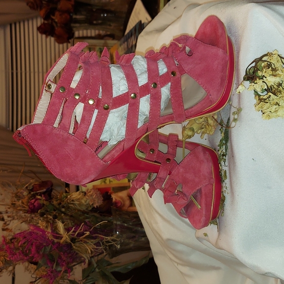 Betsey Johnson pink suede heels 👠 - Picture 3 of 12
